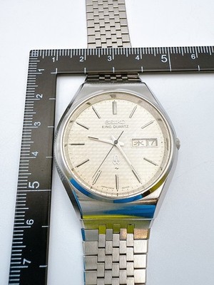 Seiko KING QUARTZ 5856-8001 Day/Date Kanji White Dial Vintage