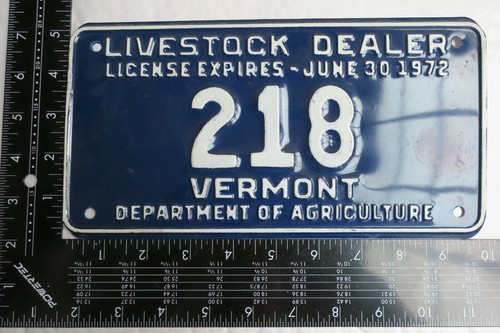 1972 72 VERMONT VT LIVESTOCK DEALER AGRICULTURE FARM ANIMAL LICENSE PLATE #218