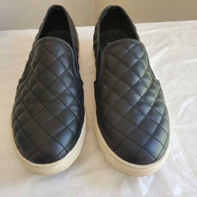 Steve Madden Black Quilted Look Leather 