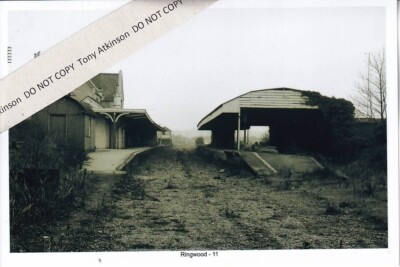 RINGWOOD BAHNHOF - GLEISE ANGEHOBEN - FOTODRUCK - #7590