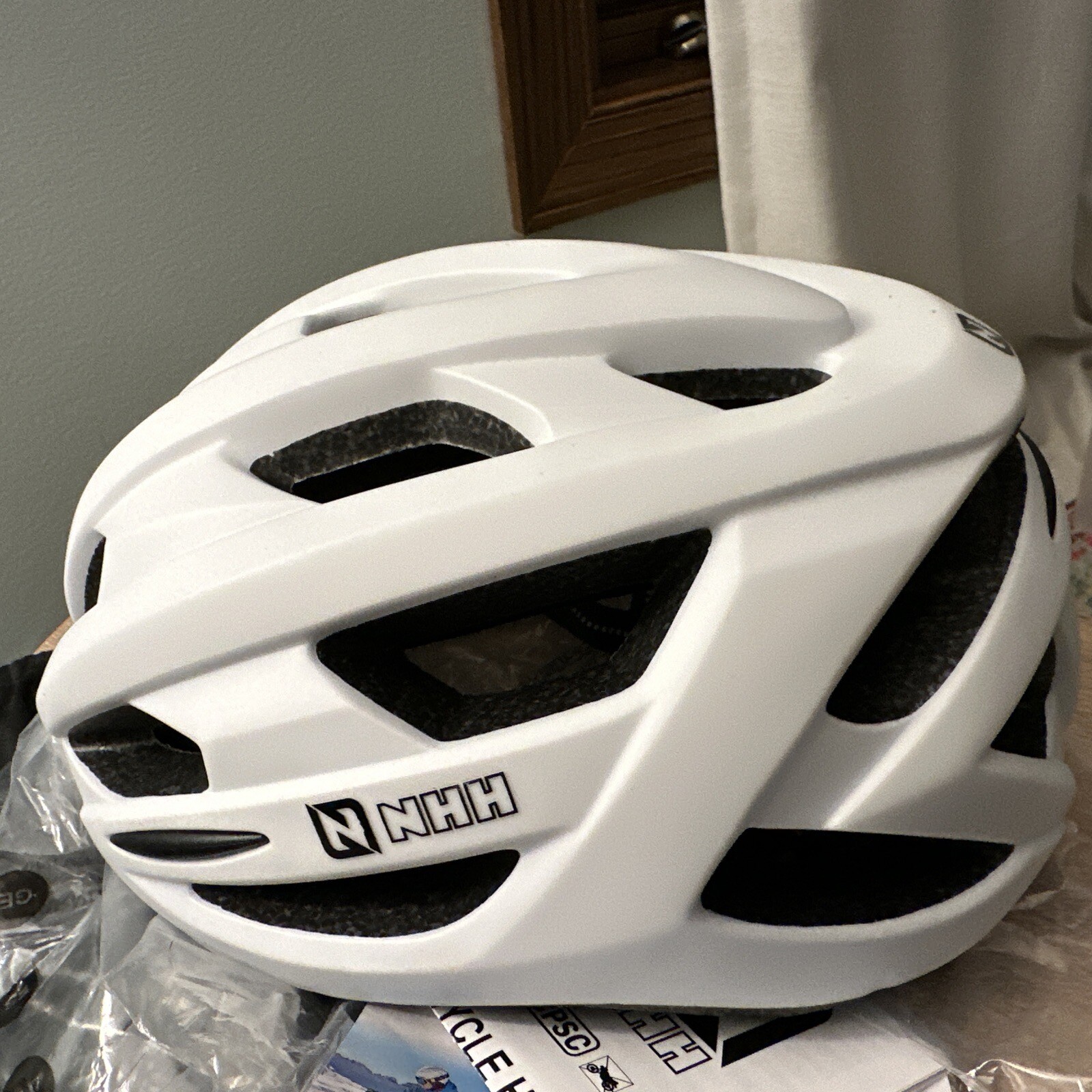 NHH KIDS BICYCLE HELMET  YOUTH LARGE WITH BAG - White