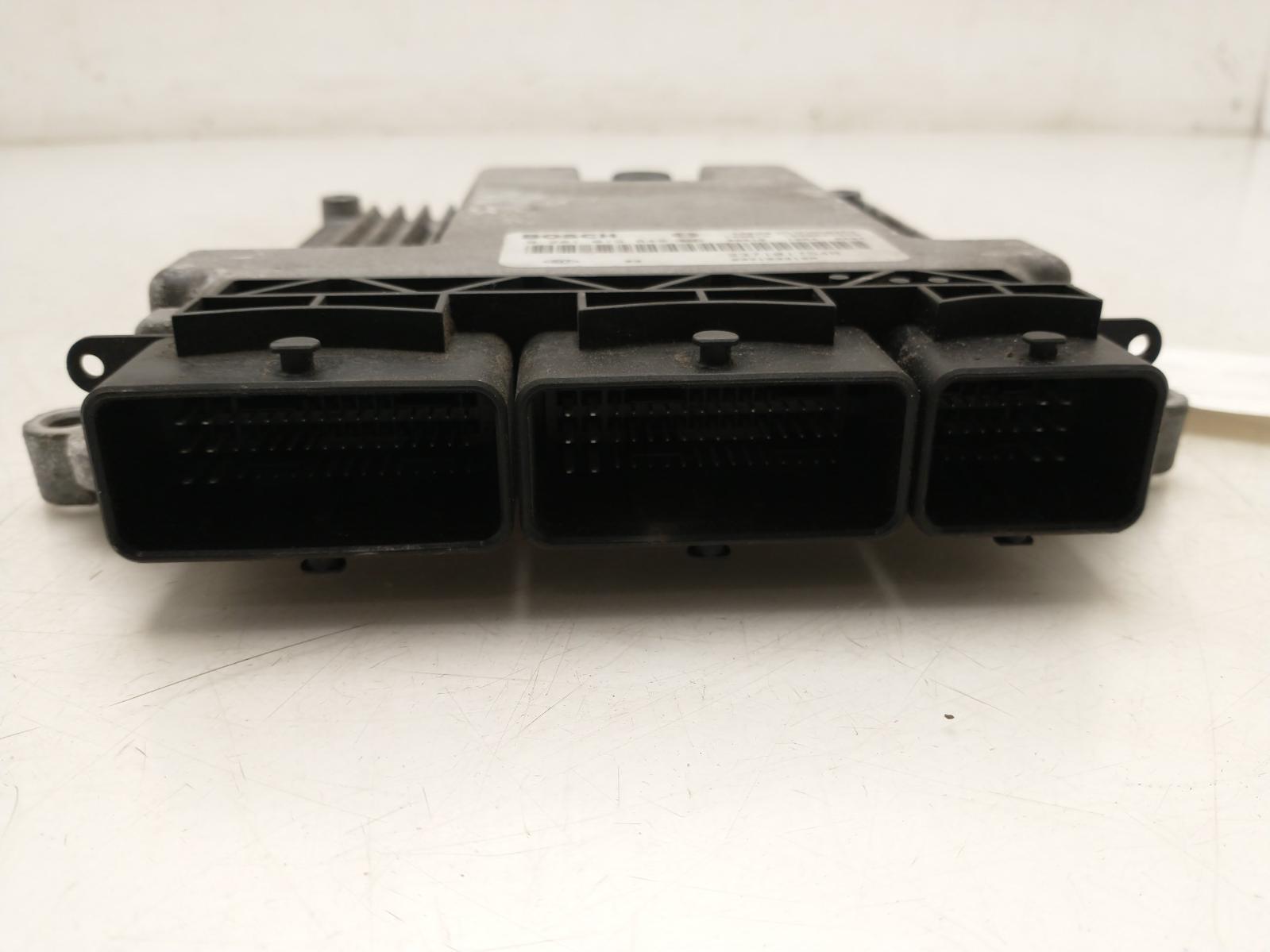 2012 Vauxhall VIVARO Mk1 FL 2.0 SWB Bosch ECU Engine 0281018497  