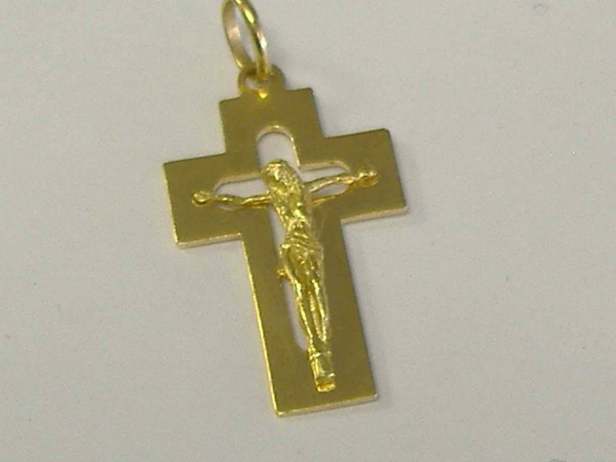 18 karat gold sale crucifix