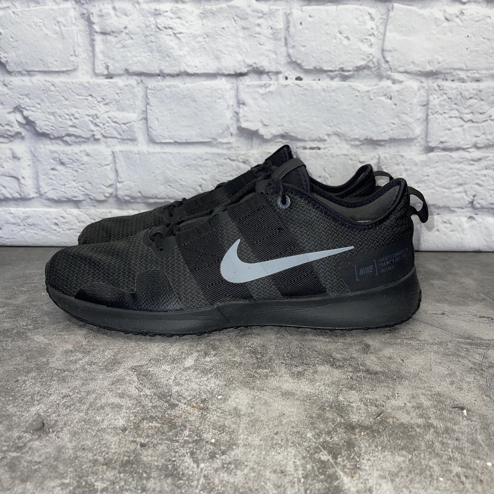 nike varsity compete black