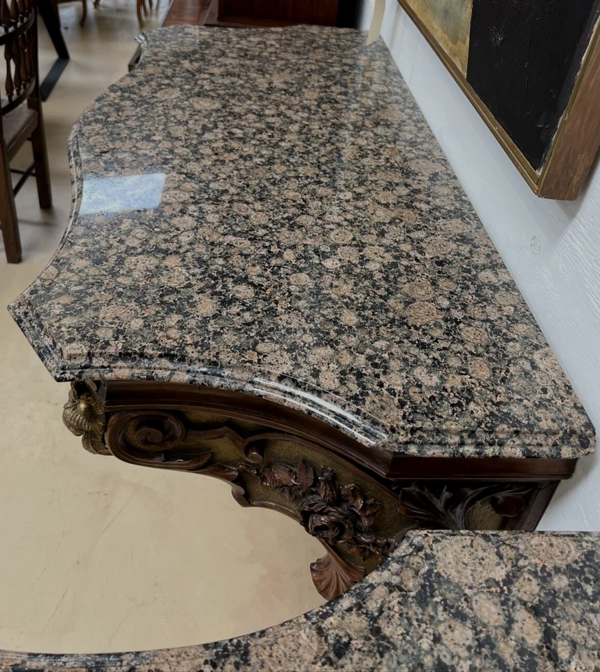 Par de consoles franceses rococó esculpidos em nogueira dourada 47” prateleira para janela - Imagem 4 de 4