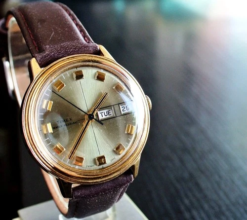 VINTAGE TIMEX 1973 DAY DATE SPORT MECHANICAL WIND UP MEN'S GOLDEN LEATHER WATCH