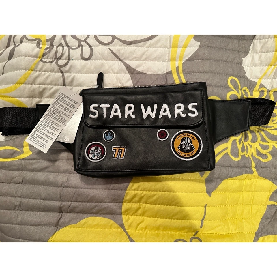 Bolso Bandolera Darth Vader Galaxy Star Wars Parques Disney Riñonera Nuevo sin Etiquetas Foto 3 de 4