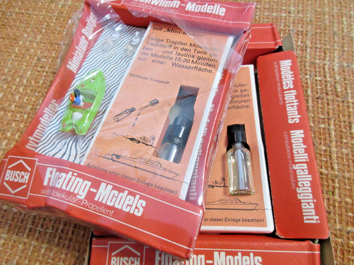 Rareza MOBA: BUSCH H0 7500 "modelos de natación" motor molecular barco + cisnes | Condition: Neu