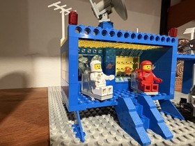 LEGO Space: Space Command Center (Craterplate version) 493-3 RARE and COMPLETE