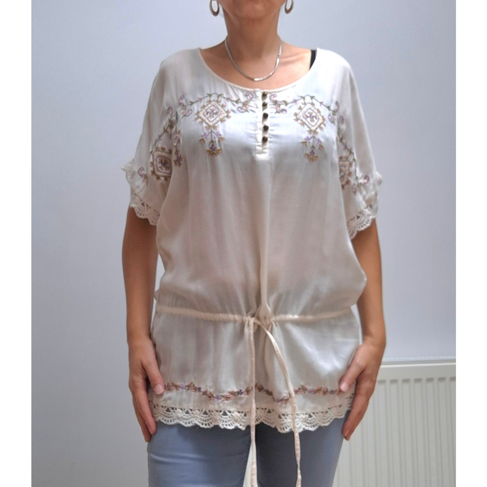 Marks and Spencer Embroidered Top  Womens Tunic Floral Ivory Size 8 Short Sleeve