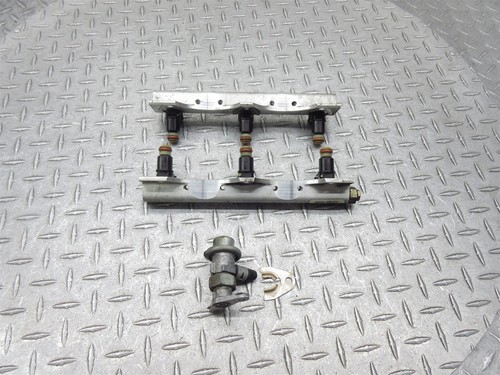 2005 01-05 Honda GL1800 GL 1800 Goldwing Fuel Injectors Injection Rail - Picture 5 of 10