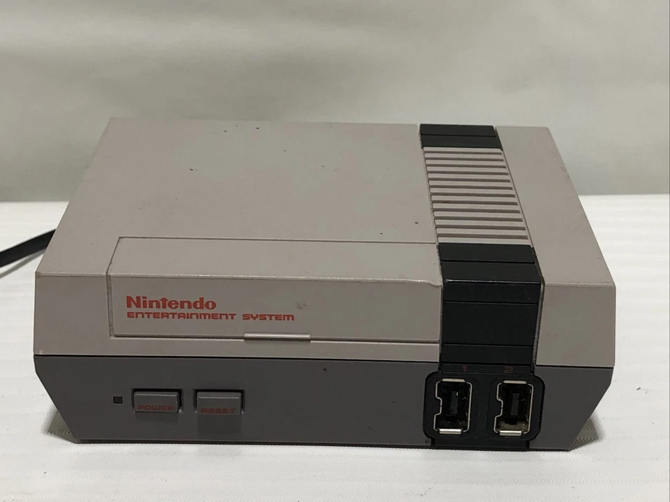 SOLO CONSOLA Nintendo NES Classic Edition Auténtico Número de Modelo CLV-001 Foto 2 de 4