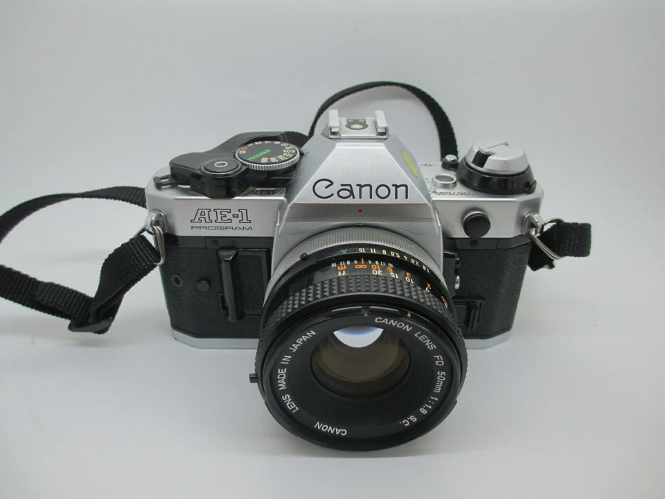 Canon AE-1 Program 35mm SLR Film Camera w/ 50mm f/1.8 FD Lens - WORKING PERFECT - Image 2 of 4