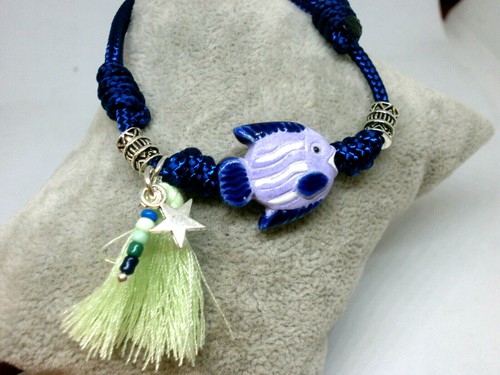 Pulsera única "Pez" charm de cerámica en color lavanda y azul en cordón azul - Imagen 6 de 6