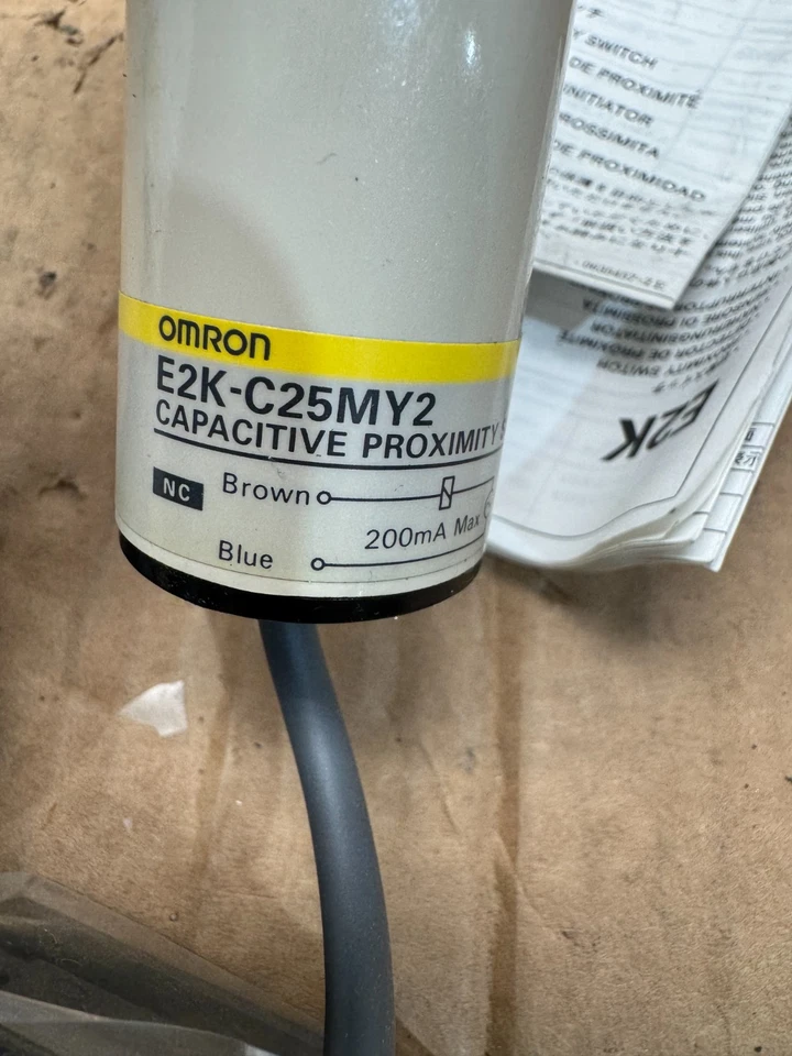 NEW IN BOX OMRON CAPACITIVE PROXIMITY SWITCH E2K-C25MY2 - Image 4 of 4