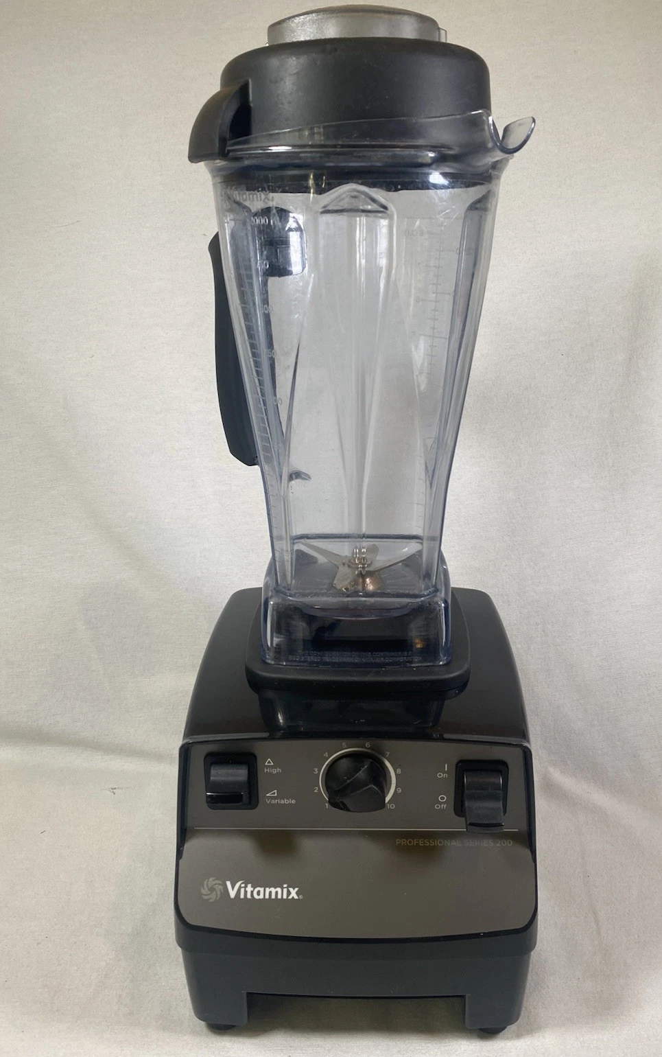 Vitamix Pro Series 200 Blender VM0103 - Works Great