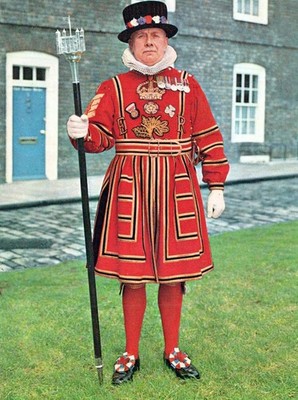 ENGLAND POSTKARTE London Tower of London Chief Yeoman Warder UK Krone