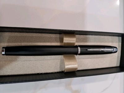 Parker IM MATTE BLACK CHROME TRIM roller ball Black Ink pen New In Box 1750423