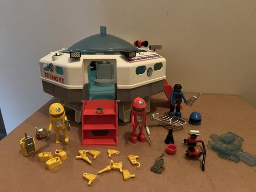 Vintage PLAYMOBIL Space Geobra 3536 Space Station RS2005VY Parts Astronaut 1984