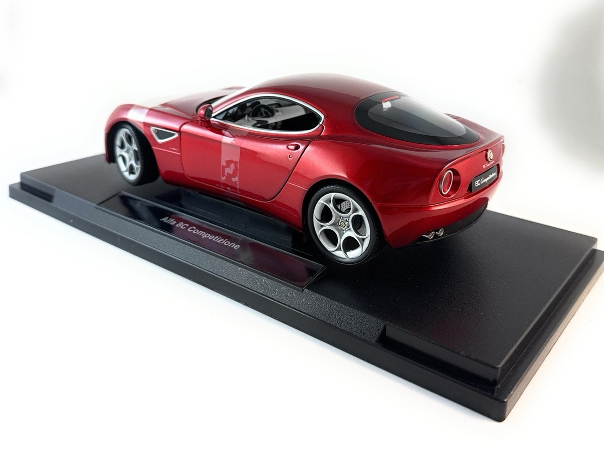 アルファロメオ8C Welly 1/18 コンペティチィオーネ alfa 8c Alfa Romeo 8C Competizione Red 1/18 Scale Diecast Model Car By