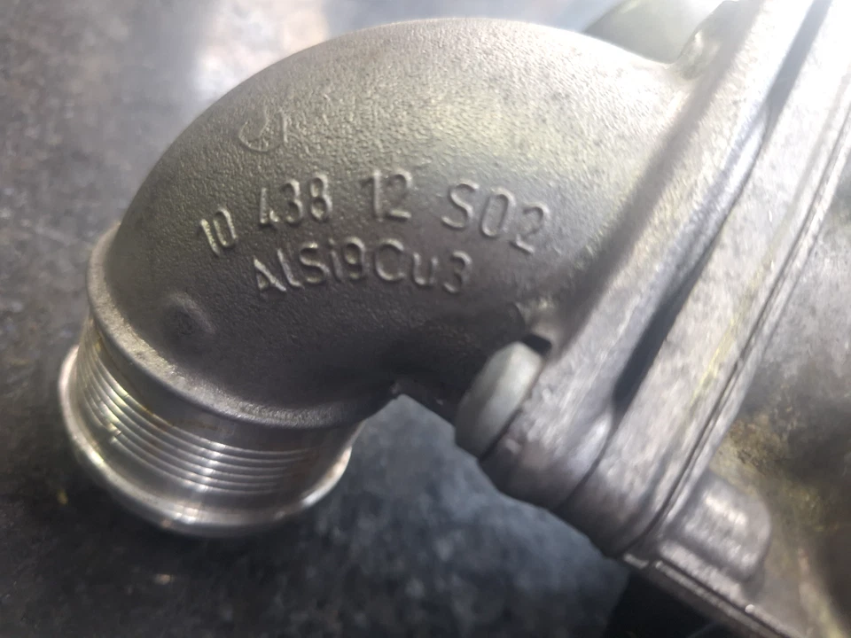 Exhaust Gas Recirculation (EGR) valve for a Land Rover, Range Rover Sport L320 w - Image 2 of 4