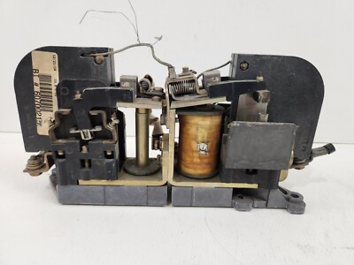 Cutler-Hammer Contactor ME411C (Crack)