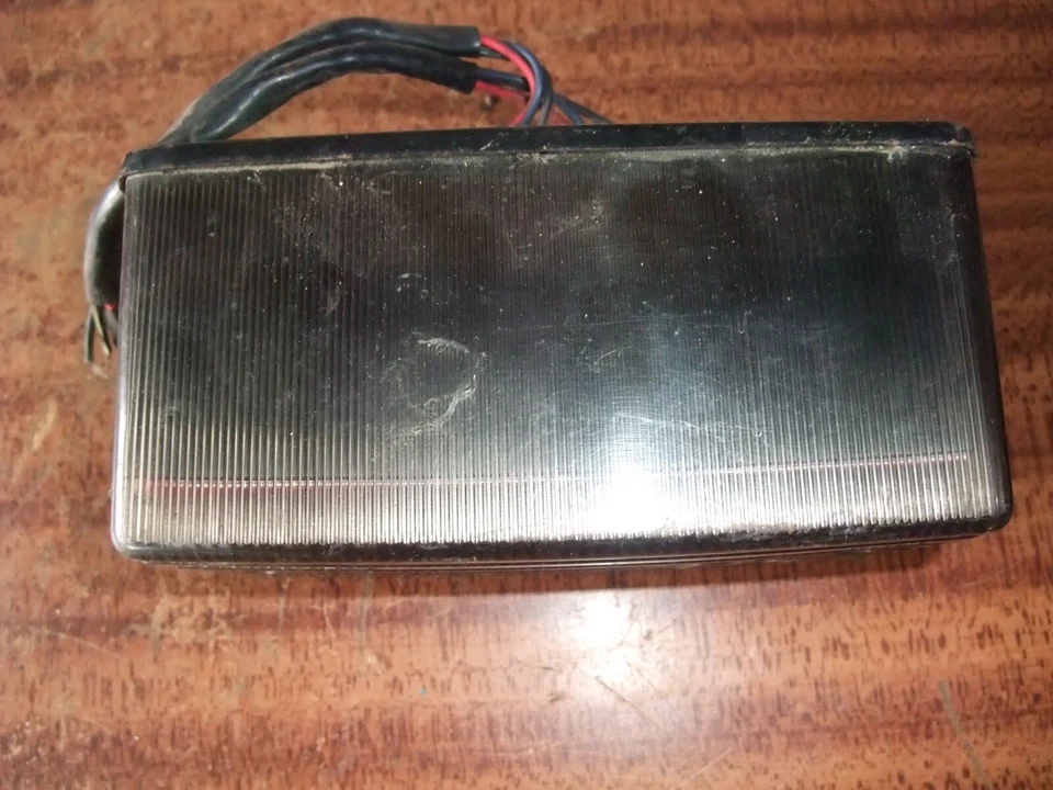 LUZ TRASERA FRENO KAWASAKI ER250 SCORPION Z250 EX GPZ 305 83-On ASSY OEM Foto 2 de 4