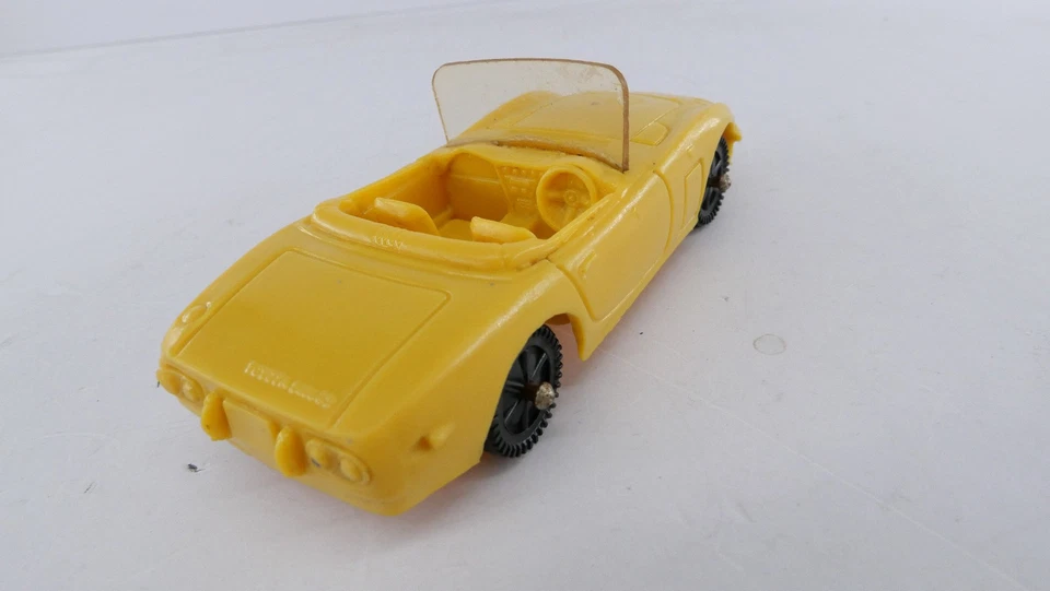 VINYL LINE GERMANY TOYOTA CABRIOLET JAUNE - Photo 4/4