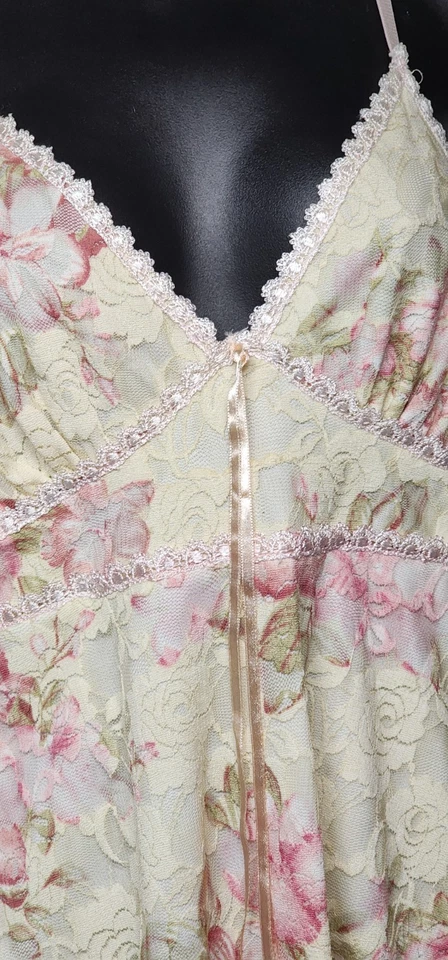 美丽复古上衣 M 码 Lia Lee 流动丝绸花边小屋核心破旧别致  — 第 4/4 张图片