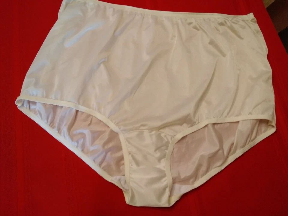 Bragas Vanity Fair TALLA 4XL 100 % nailon amarillo pálido sedoso bragas Sissy Grannie Foto 2 de 4