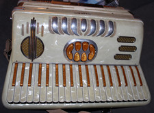 Vintage Lira Accordion Model 25 Made In Italy Pearloid Gold 60s 50s Centro Mal