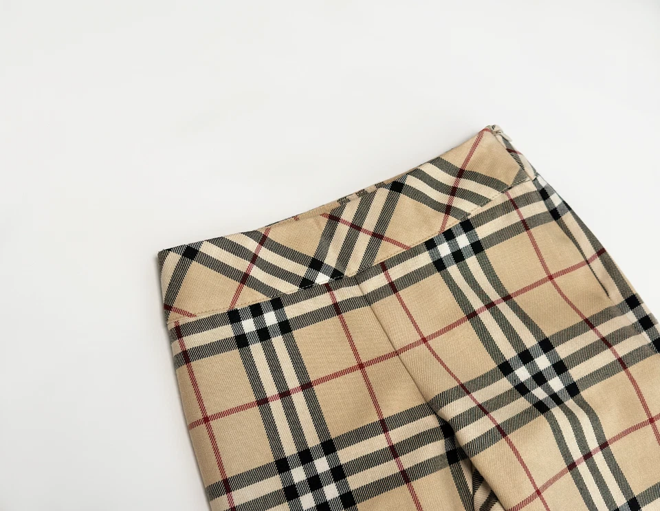 Pantalones capri de lana a cuadros Burberry Nova para niñas Pantalones niños Londres 6 años Foto 4 de 4