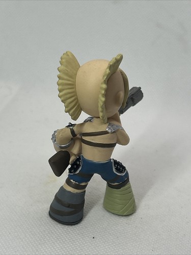 Female Raider Fallout 3 Funko Mystery Mini Vinyl Figure - Picture 3 of 4
