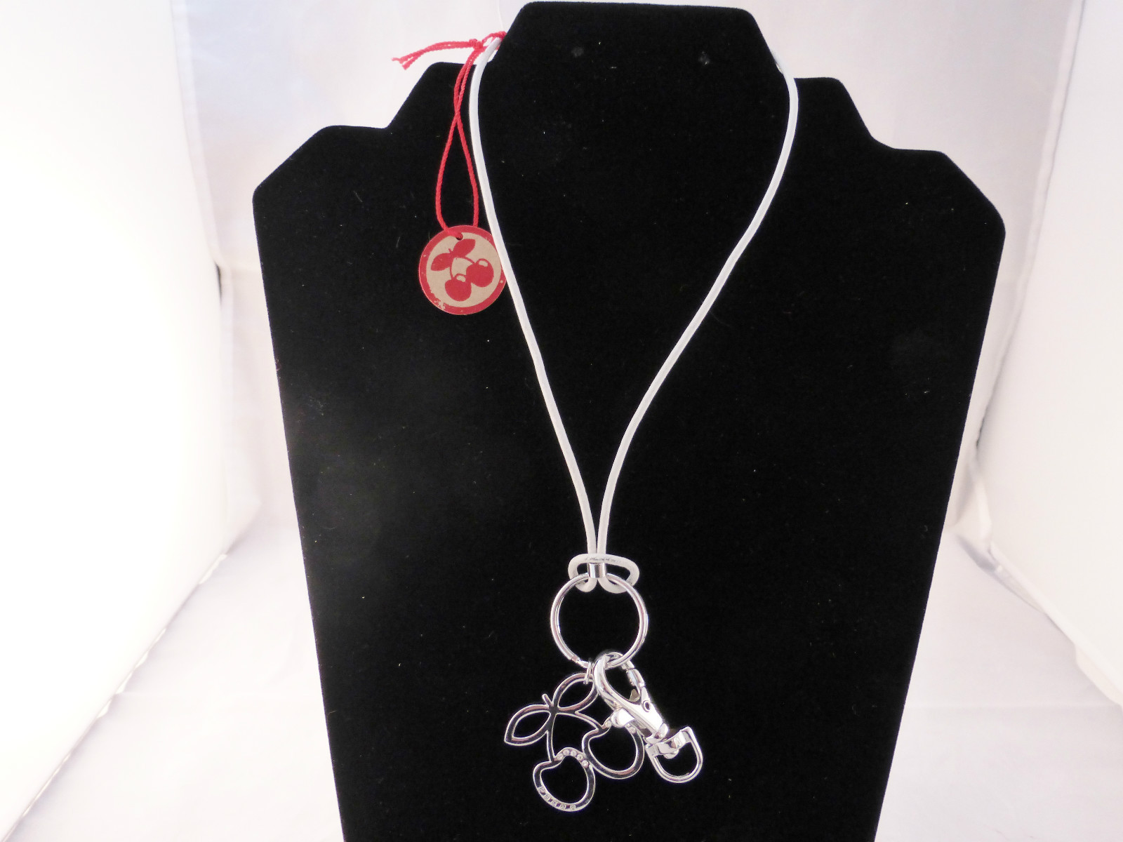 Collar Pacha Ibiza Llavero Cordón Logotipo Cereza Negro o Blanco |