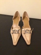 GoMax Women Size 8.5M Natural Pumps