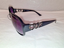 Foster Grant Woman's Fashion Hearts 100 UVA-UVB Protection Sunglasses G09 2025