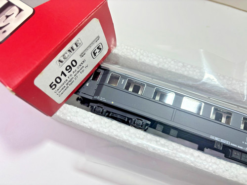 ACME 50190 carrozza FS 1° CL. tipo 23000 Az , livrea grigio ep IV | Condition: Usato