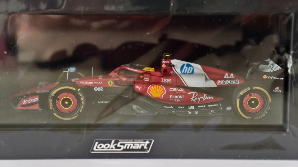 Looksmart LSF1074 F1 1:43 Ferrari SF-25 Hamilton Winner China Sprint Race 2025 - Bild 3 von 4