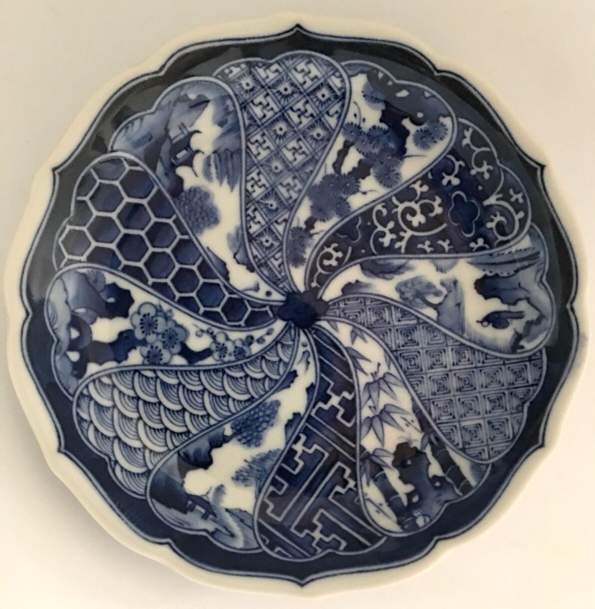 Vintage Japanese Hand Painted Imari Arita Blue & White Plate 6 1/4