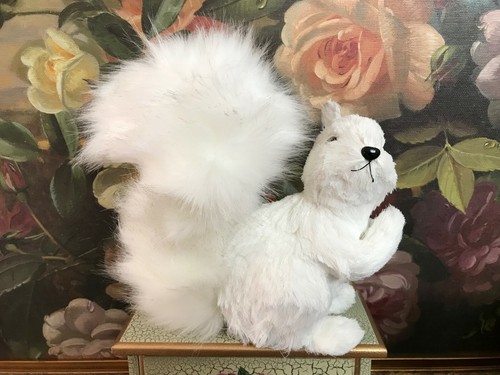 Handmade White Straw SQUIRREL Standing Figure Bushy Real Fur Tail 9x8 inch - Picture 2 of 7
