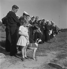 The Crew Royal Navy Cruiser Hms Sheffield Their Families Stage A G- Old Photo 3