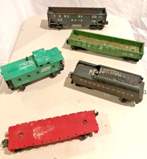 LOT of 5 Vintage LIONEL Plastic Train Cars Caboose- Freight - Flat - Coal