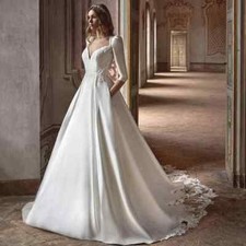 Exquisite A-Line Women Wedding Dress V-neck Lace Appliques Backless Bridal Gowns