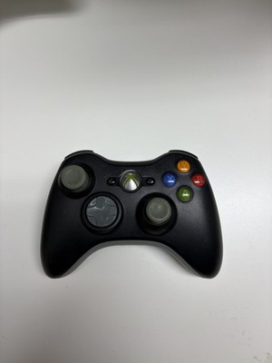 Microsoft Xbox 360 controller with Microsoft OEM charging pack