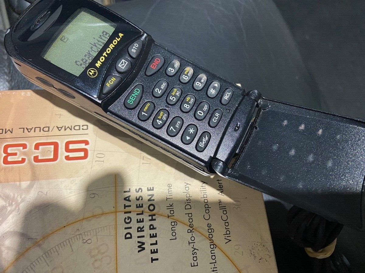 Motorola SC3160 Flip CDMA/Dual Mode 800MHz Mobile Phone