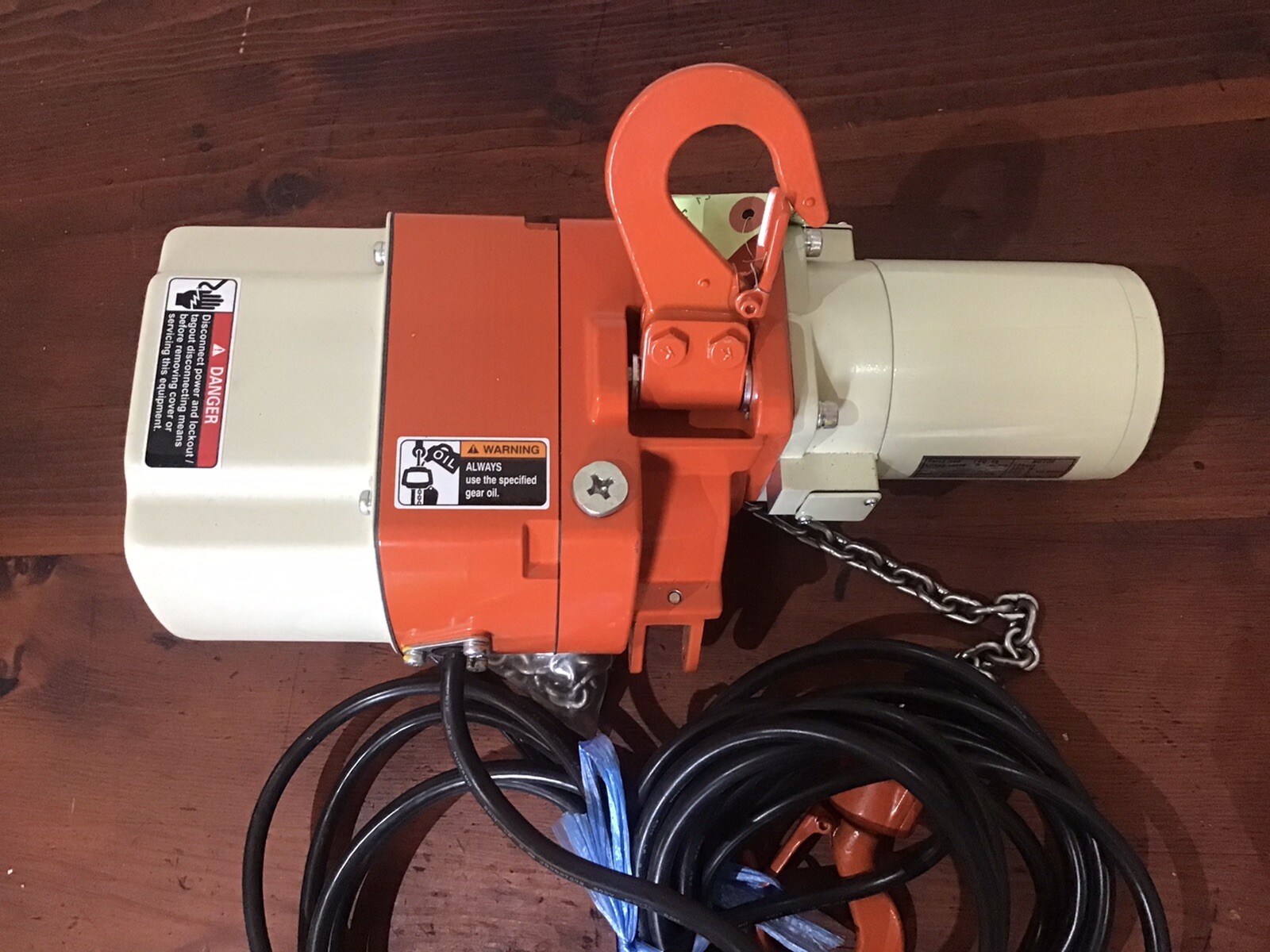 Kito Corp Electric Hoist Max Load 125kg Chain Length 6.2m. EDL18S