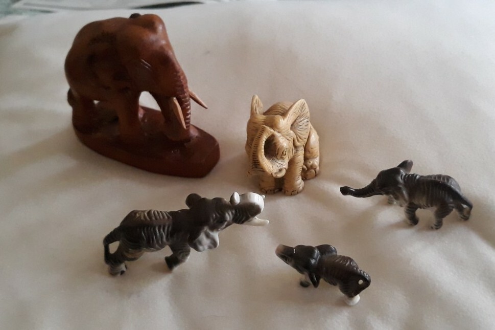 Lot of 5 Small Elephant Figurines Nice Condition. SEE PHOTOS. AS SHOWN.