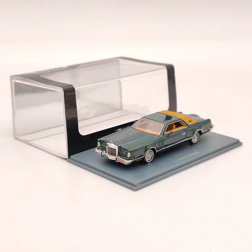 NEO SCALE MODELS 1/87 Lincoln Mark V Green Resin Car Limited Collection - Image 2 of 4