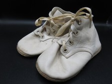 Vintage soft nubuck white leather baby shoes 4.5" long lace up