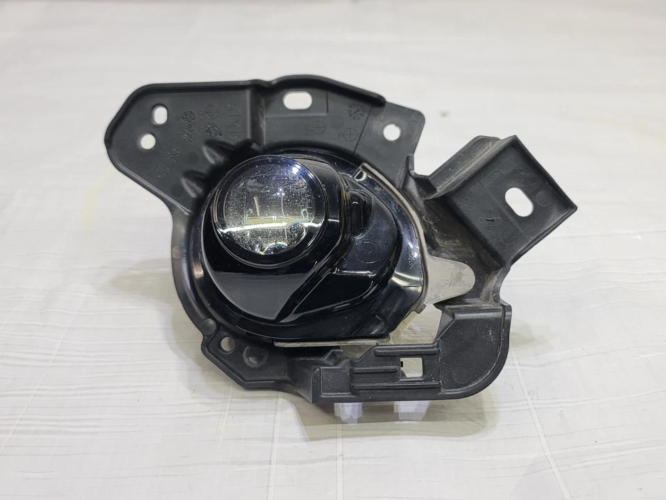 2018-2021 Mazda CX-3 CX3 Fog Light Lamp Front Left Driver OEM D24H-51694 - Image 2 of 4